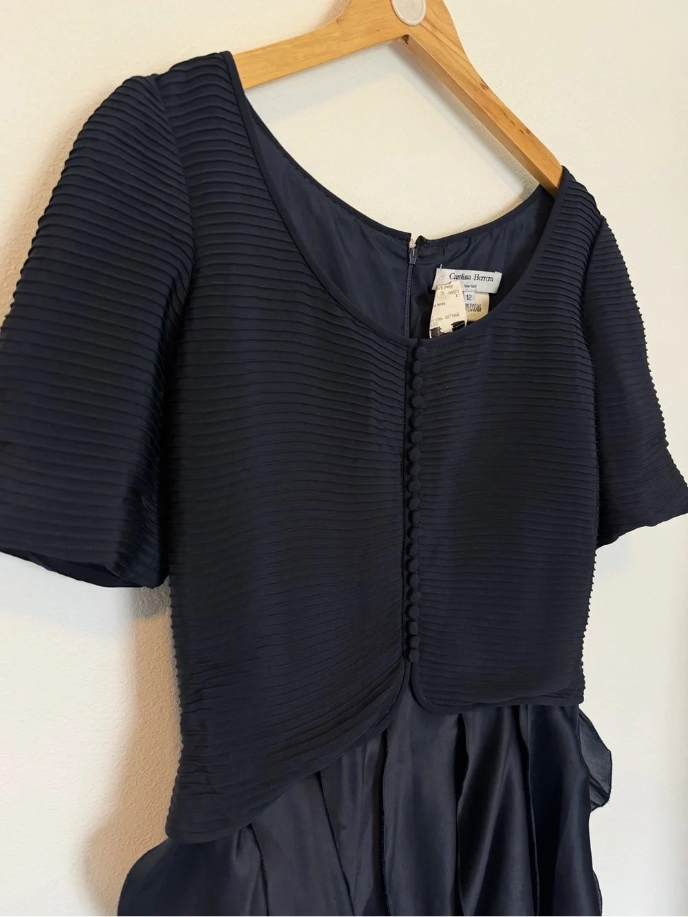 Carolina Herrera 100% Silk Navy Tiered Ruffle Evening Dress Pleated Bodice 12 - Picture 4 of 11